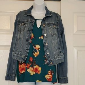 Teal flower tank